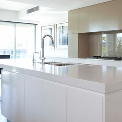 Snow 2141 Caesarstone kwartscomposiet keukenblad