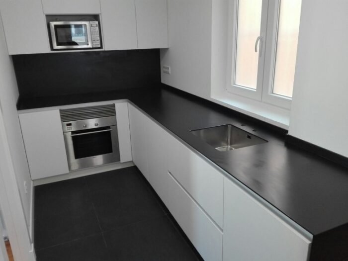 Neolith Nero Satin keramiek keukenblad - Afbeelding 6