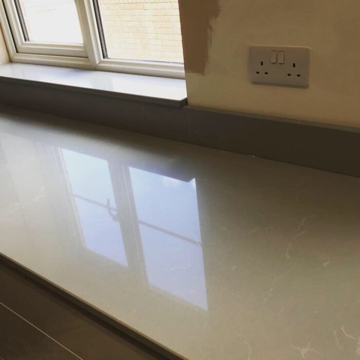Unistone Grey Savoye kwartscomposiet keukenblad - Afbeelding 6