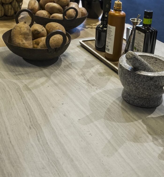 Neolith Strata Argentum Riverwashed keramiek keukenblad - Afbeelding 3