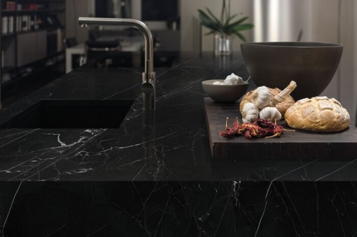 Neolith Nero Marquina Silk keramiek keukenblad
