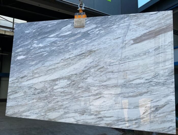 Marmer calacatta gold