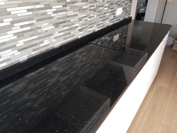 Negro Stellar Silestone composiet keukenblad