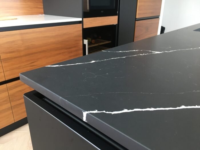 Technistone Poetic Black Keukenblad